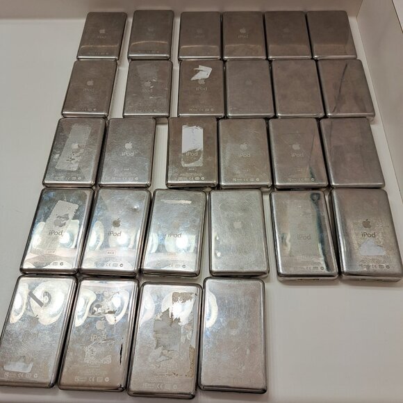 1X Apple iPod Classic 3rd Generation 10GB 15GB 20GB 30GB 40GB W/ accessories - Picture 2 of 16